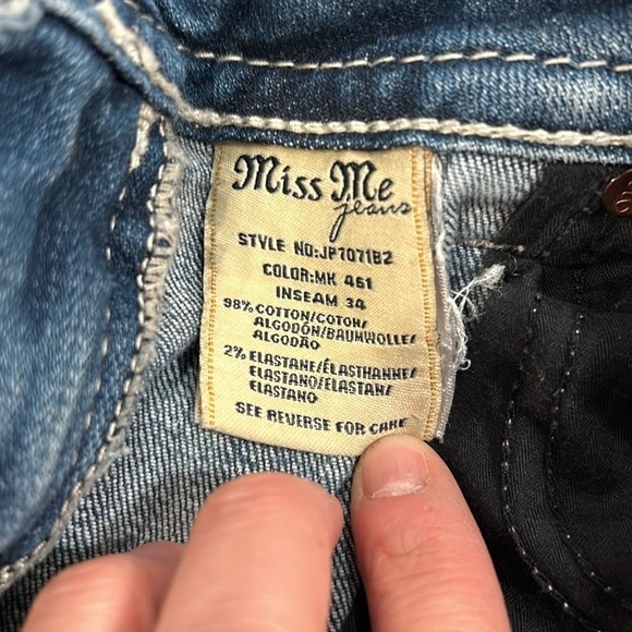 Miss Me Signature Boot Embellished Jeans Distressed Size 28 Women’s - Picture 9 of 16